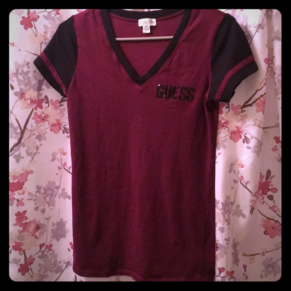 💕GUESS baseball tee size M